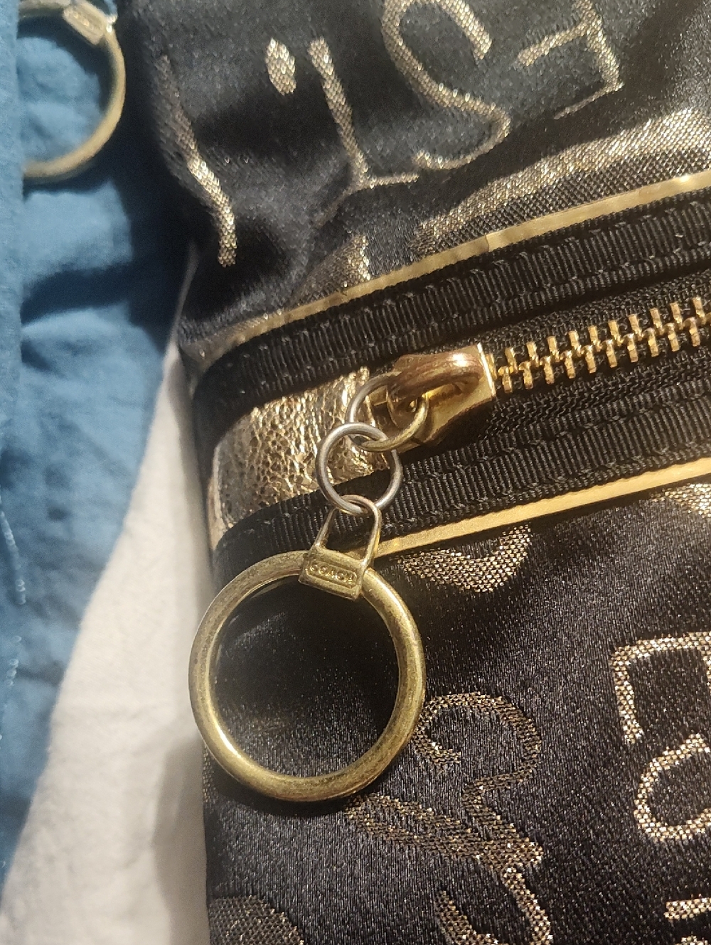 Coach Poppy 2010 Vintage Story Patch Glam Tote Retail $228 (Discountiued) - Picture 5 of 14